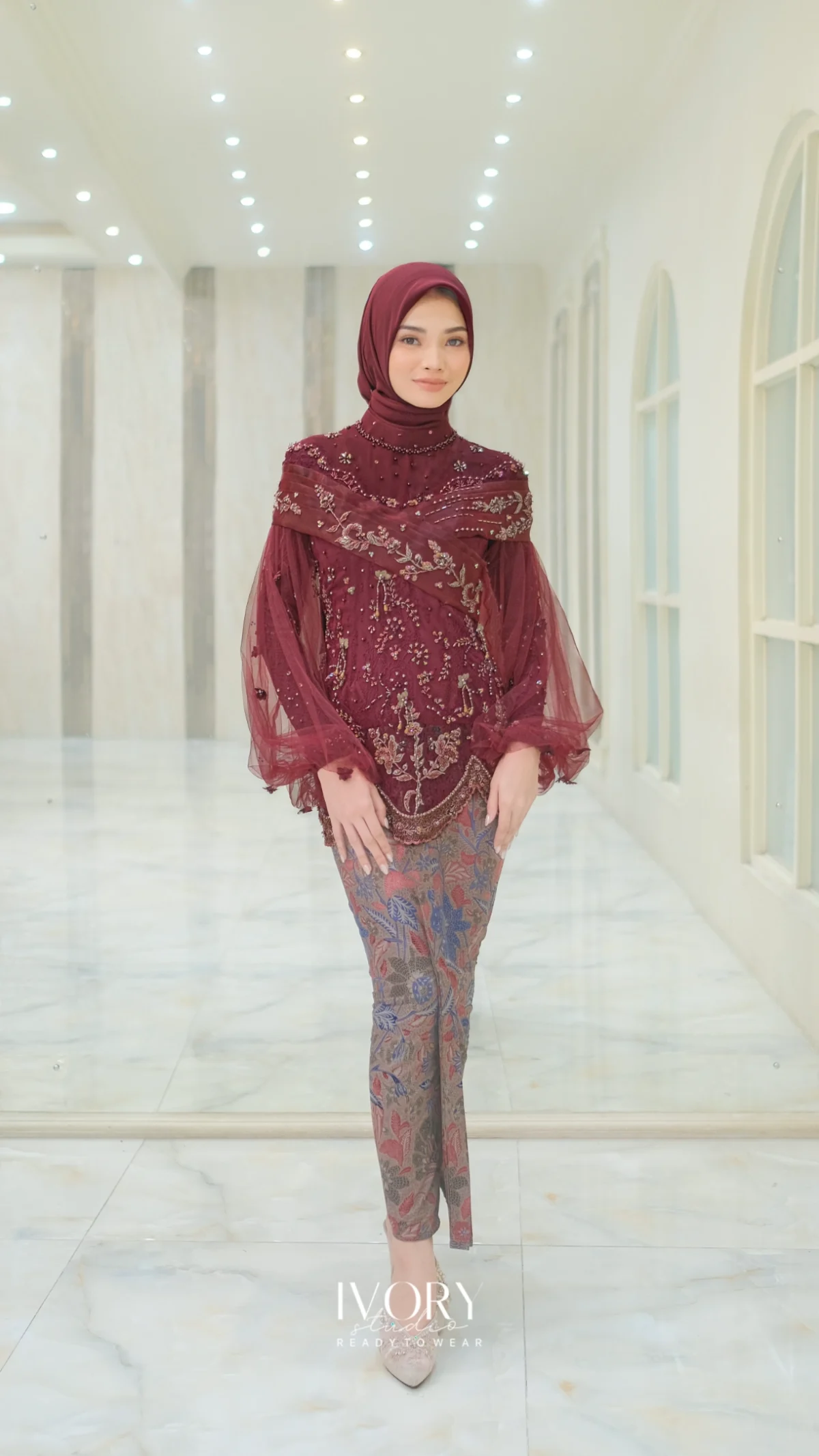 [Ready Stock] Jivva | Gayatri Tulip Kebaya with Detachable Bishop Sleeves in Burgundy - Image 2