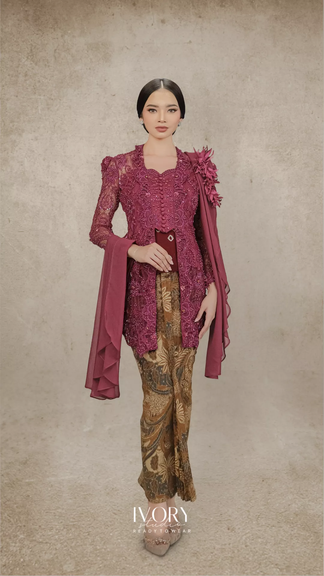 Bahtera | Serimpi Magenta Kutubaru Kebaya