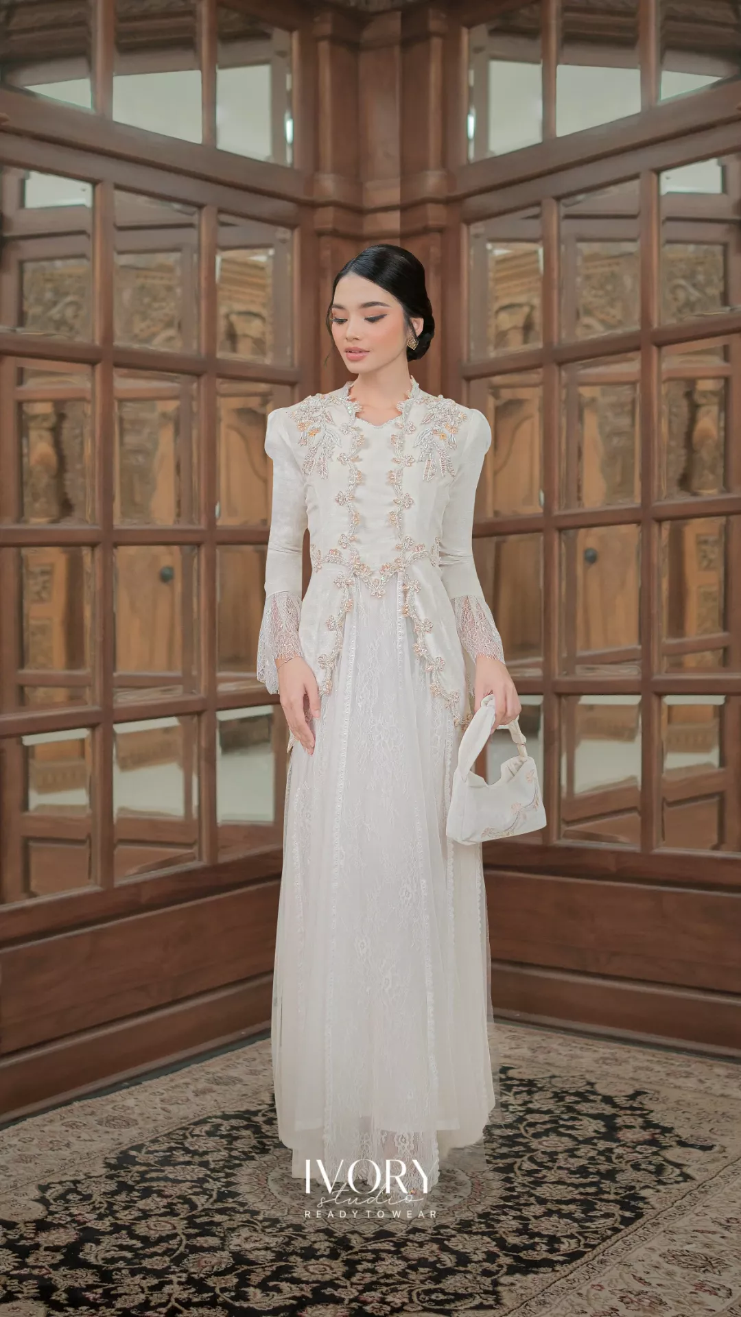 Dance in Harmony | Sintren White Kutubaru Dress