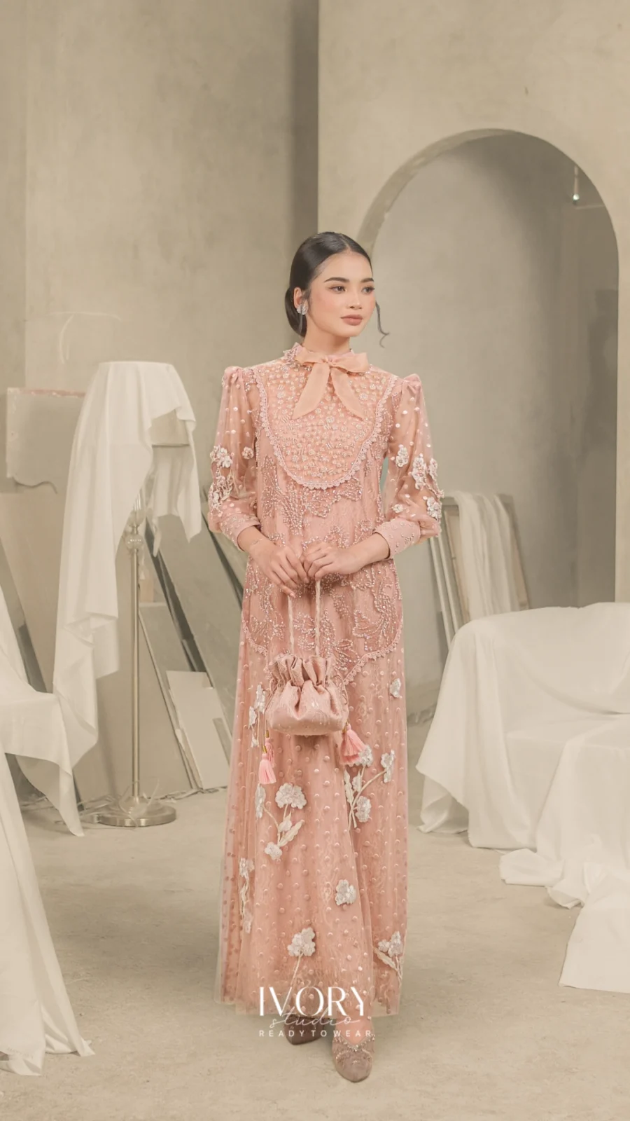 Briselle Eve Dress in Dusty Pink