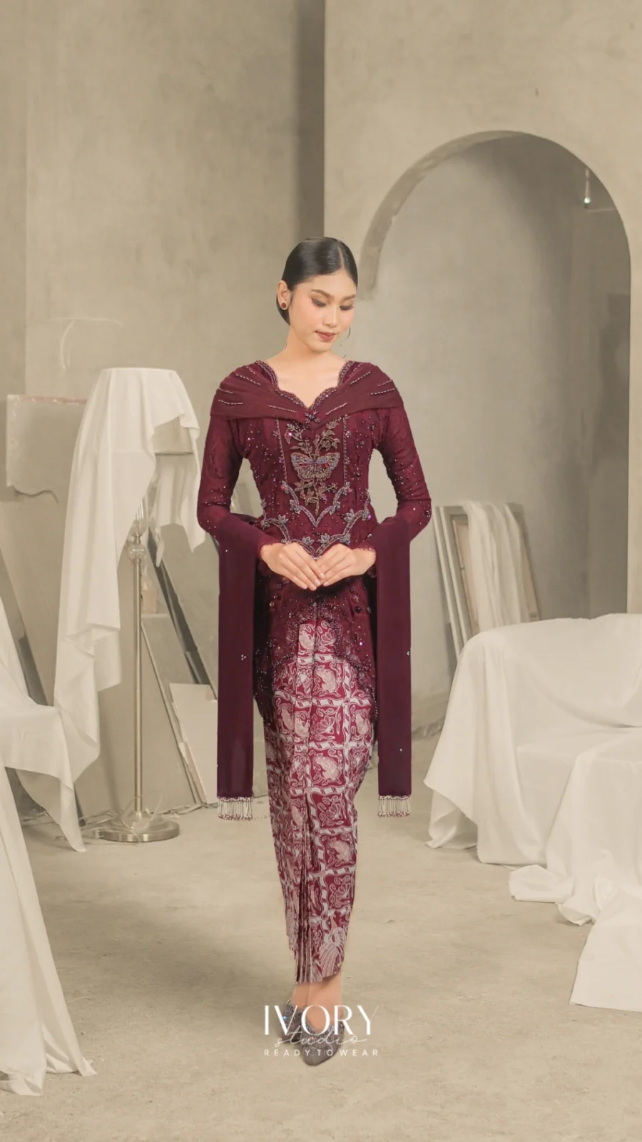 Hum of Hearts | Lyre Butterfly Pixie Kebaya in Burgundy