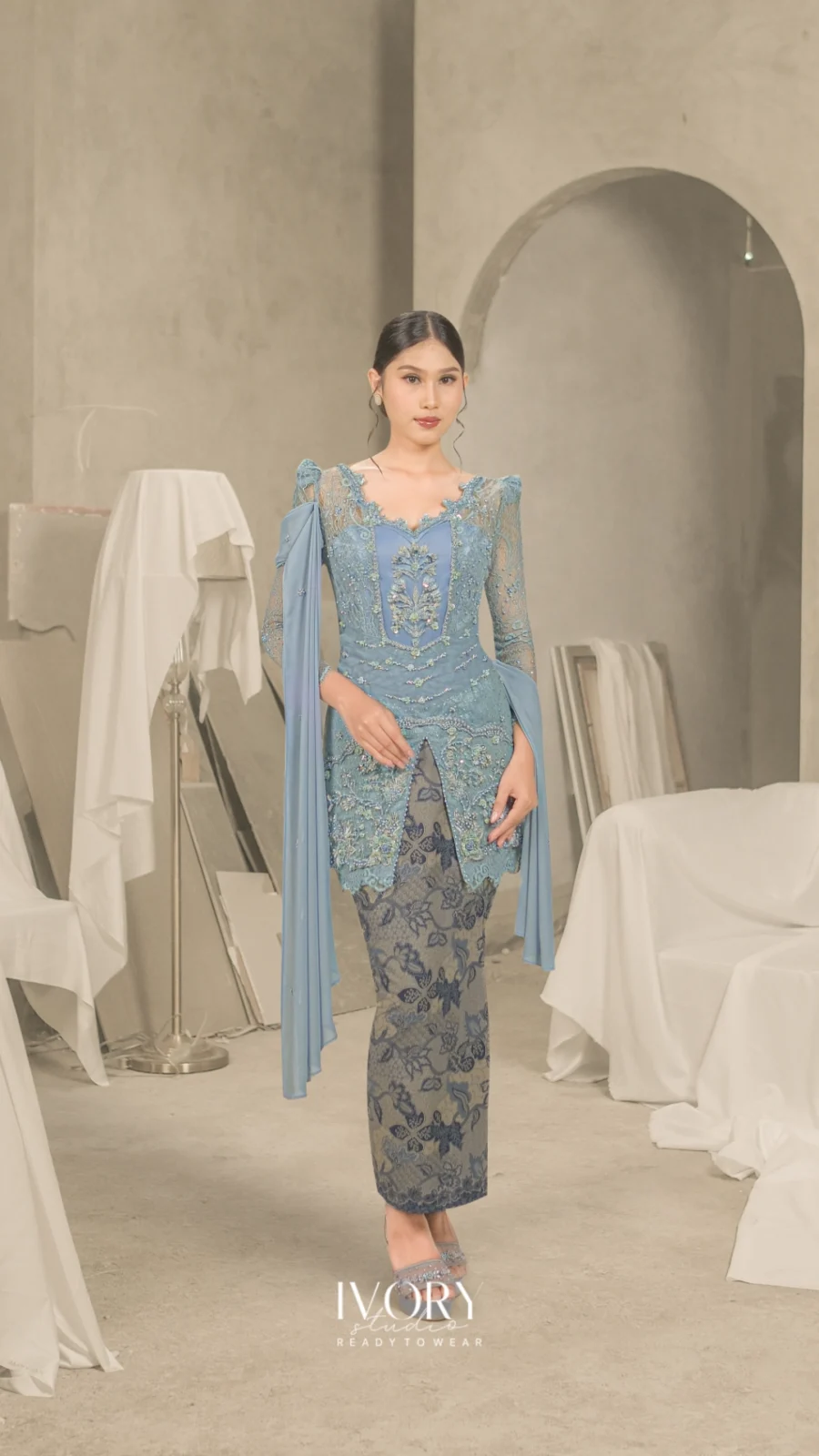 Hum of Hearts | Roseate Palmyra Crown Kebaya in Dust Blue