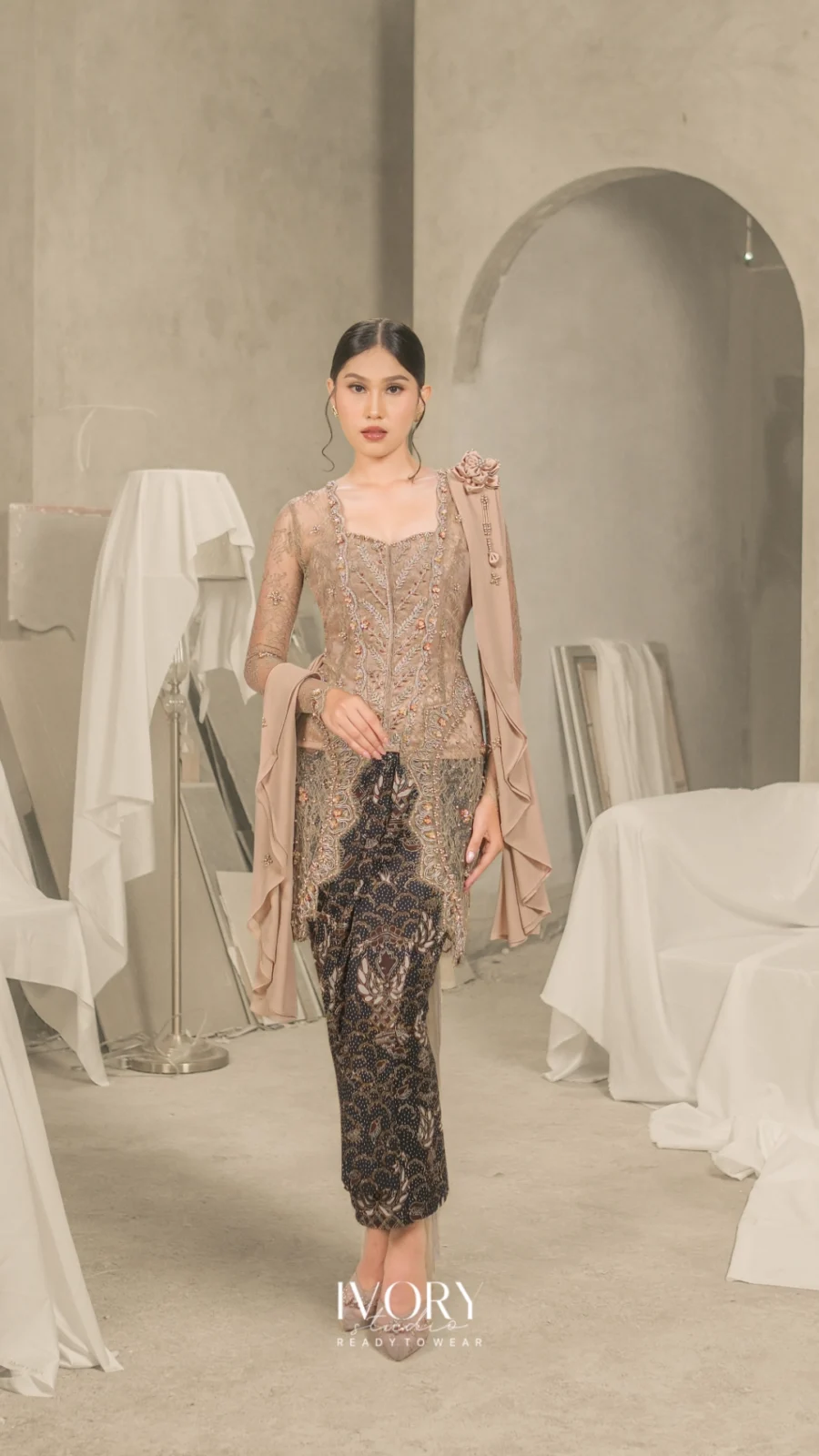 Jivva | Bestari Kebaya with Layered Coastline Visage in Mocca