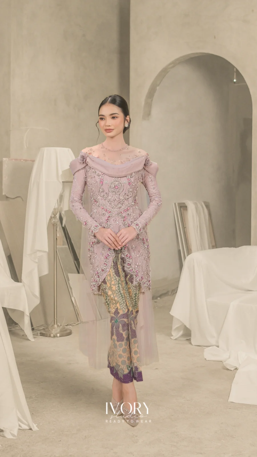 Amara | Mauve Floral Medal Kebaya with Swaying Drape