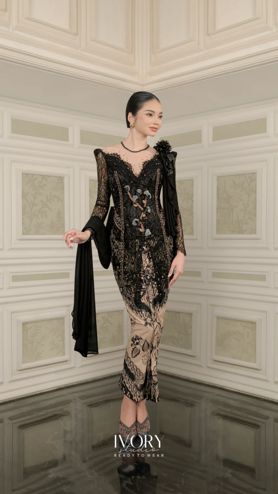 Vice Versa | Arc of Lingerbloom Kebaya in Black