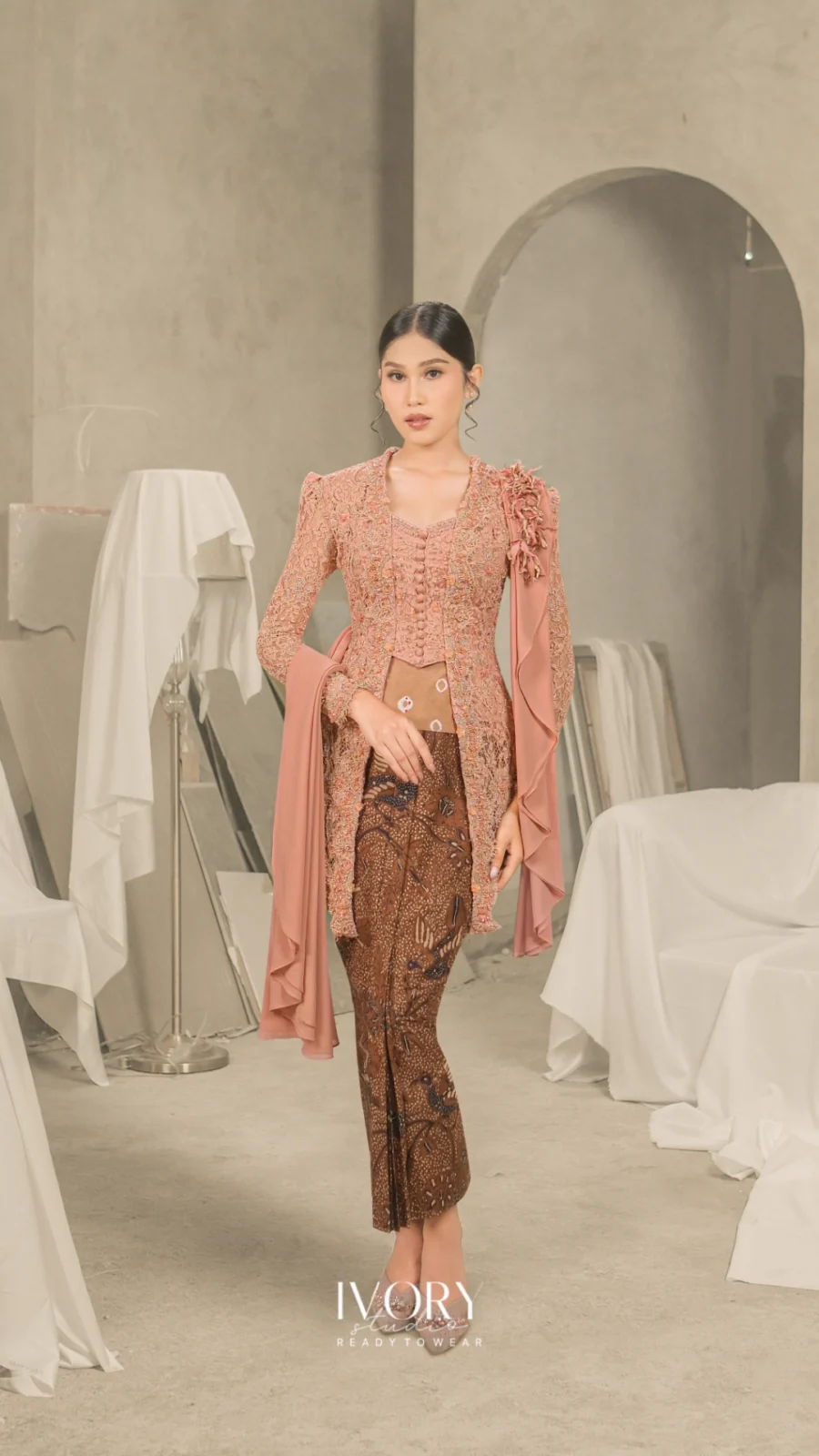 Bahtera | Serimpi Rosegold Kutubaru Kebaya