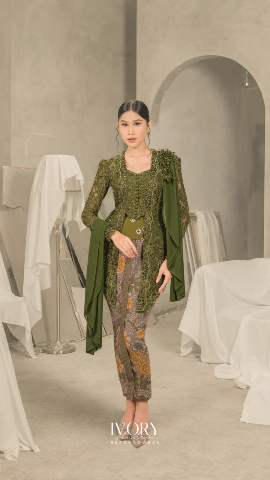 Bahtera | Serimpi Olive Kutubaru Kebaya