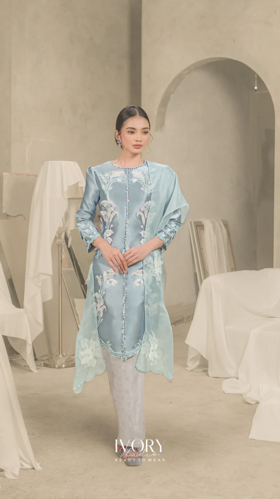 Dance in Harmony | Kutsa Dust Blue Calla Lily Embroidery Baju Kurung