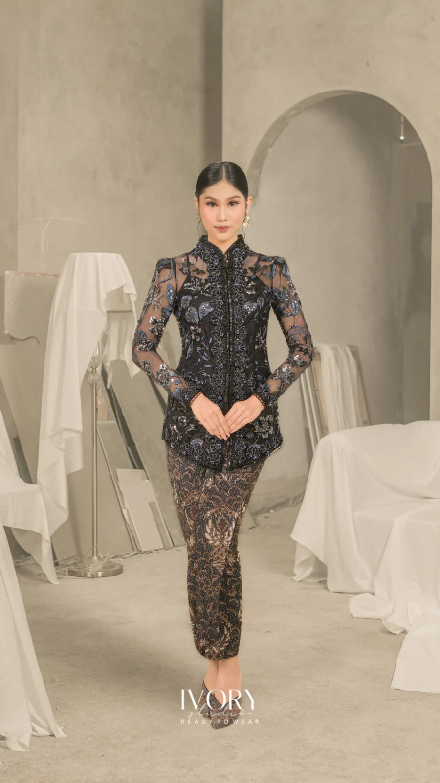 Pesse Balle Kebaya in Black