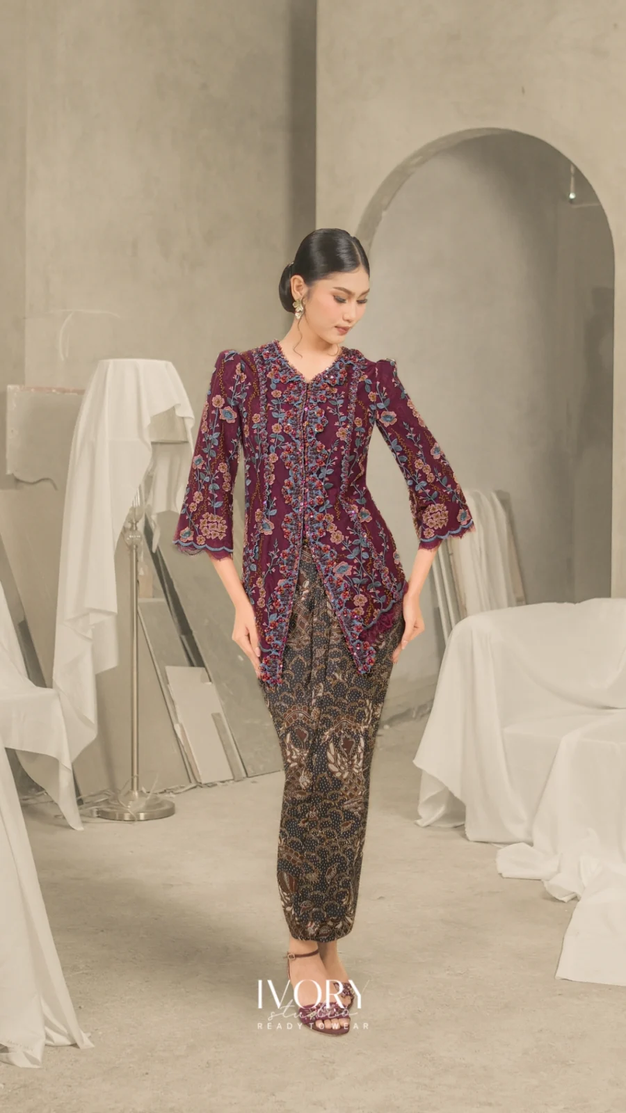 Plumaline Kebaya in Plum