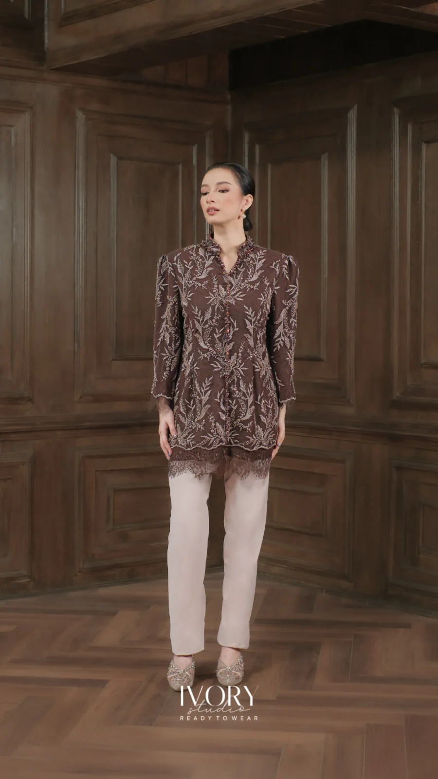 Glimpse of Floraison Blouse in Coffee Bean