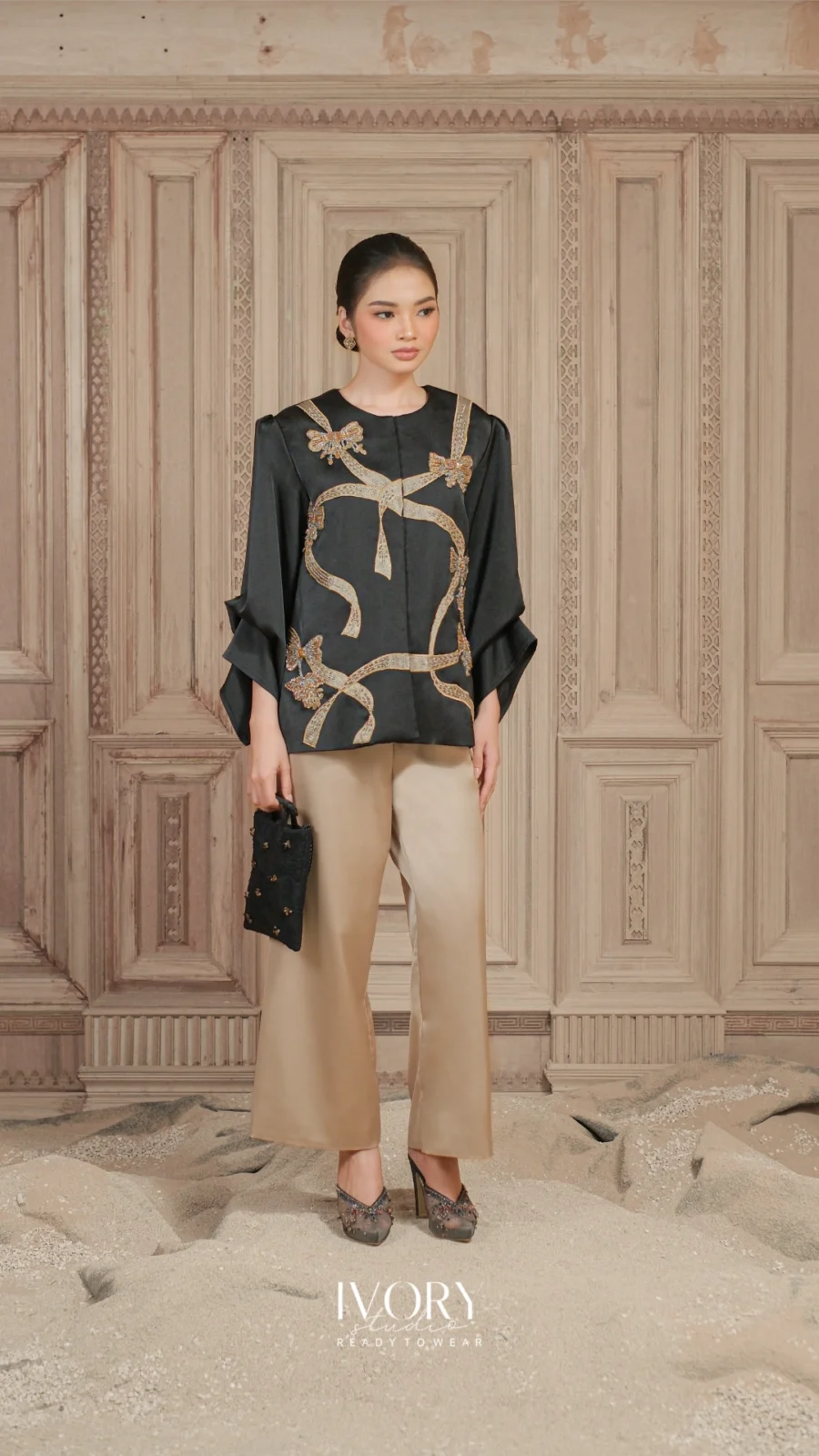 Miles & Moments | Capriole Bow Blouse in Black