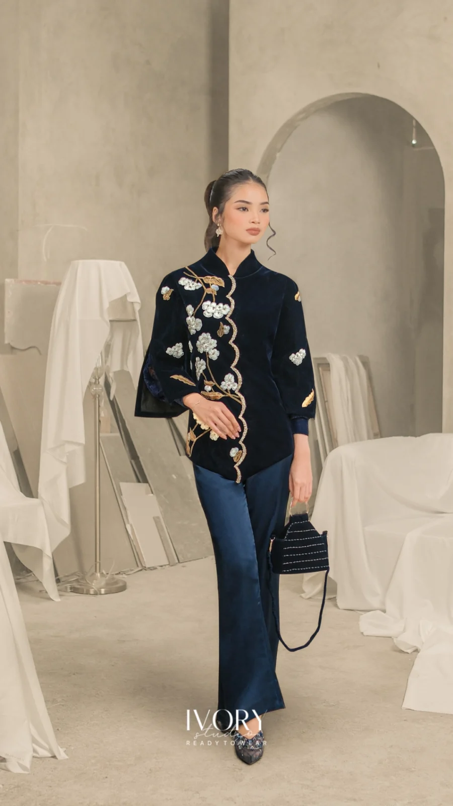 [Ready Stock] Shiro Hana Velvet Blouse in Navy with Pants