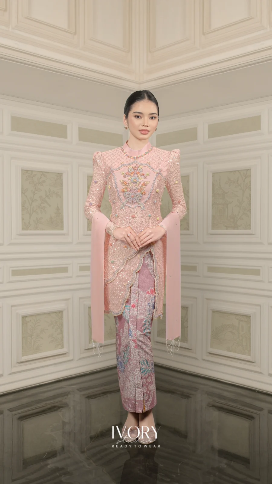 Vice Versa | The Lucent Carmella Kebaya in Powder Pink