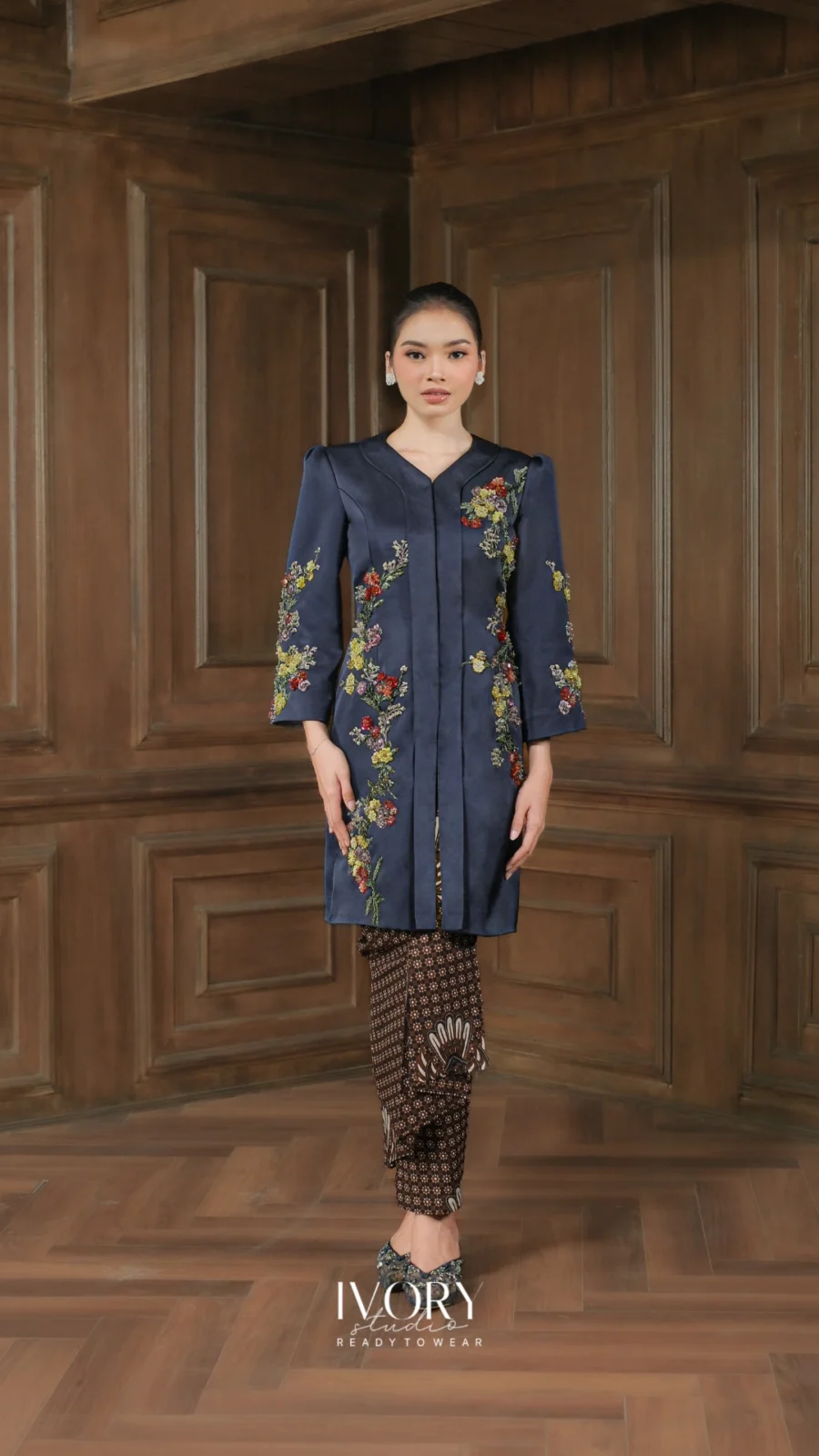 Make Classic Great Again | Pengilon Floret Prairie Kebaya in Navy