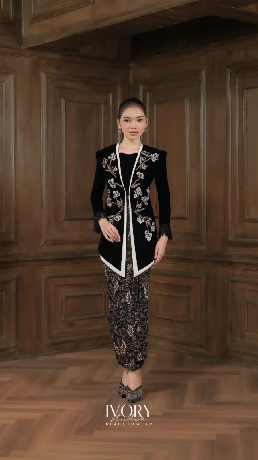 Make Classic Great Again | Seruni Cloudlet on the Wave Kutubaru Kebaya in Black