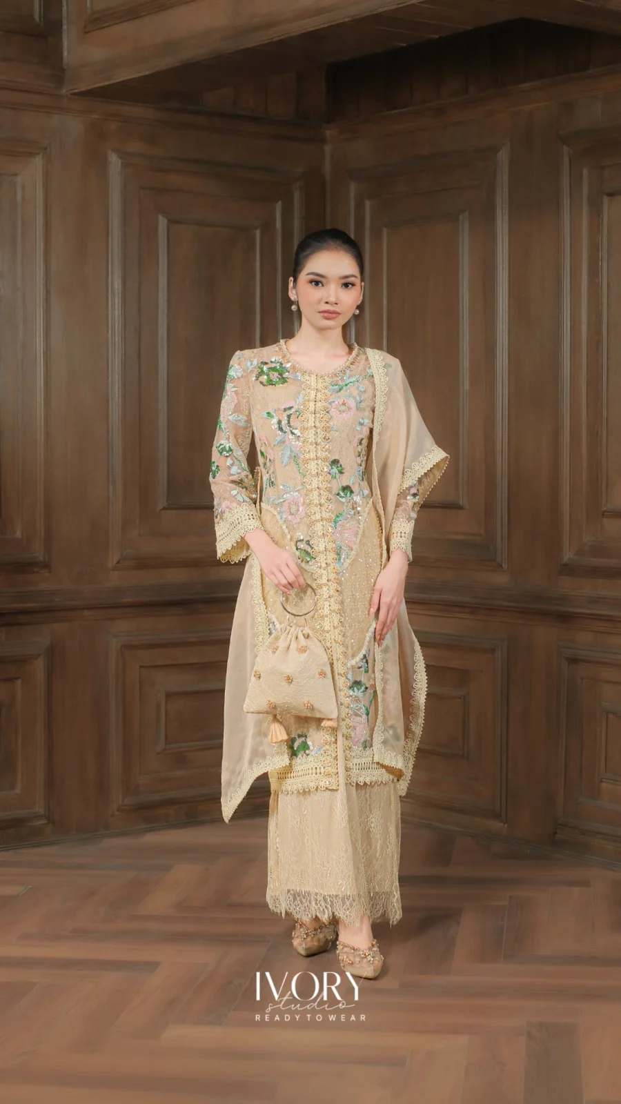 Make Classic Great Again | Menda Scentine Dress in Beige
