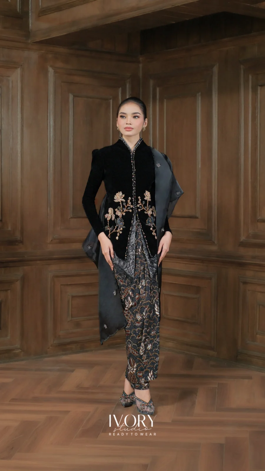 Make Classic Great Again | Natuna Mythic Rhythm Velvet Kebaya in Black