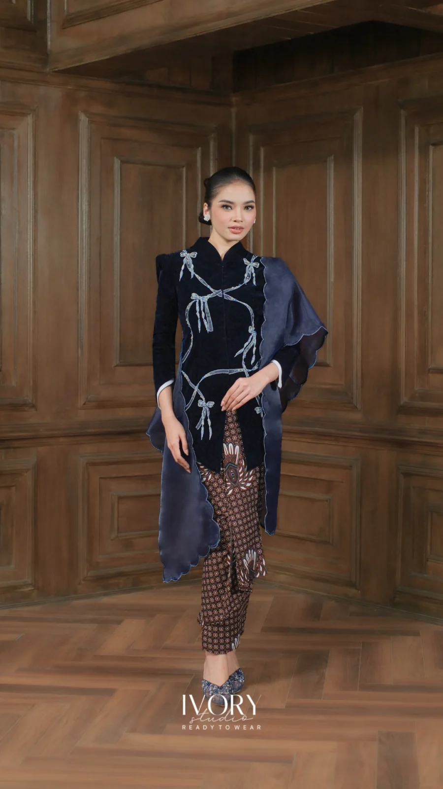 Make Classic Great Again | Nawang Wanderbow Velvet Kebaya in Navy