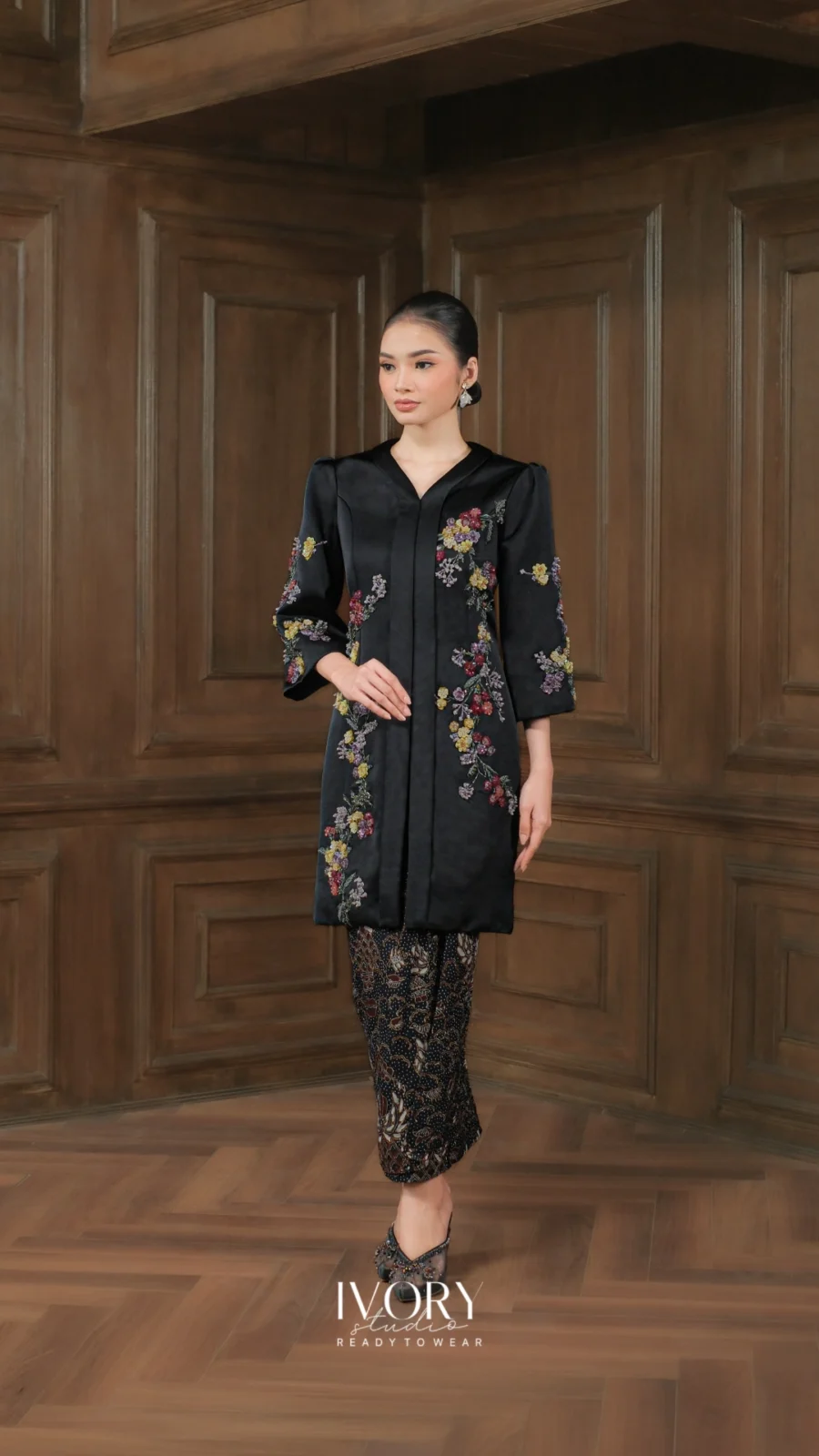 [Ready Stock] Make Classic Great Again | Pengilon Floret Prairie Kebaya in Black
