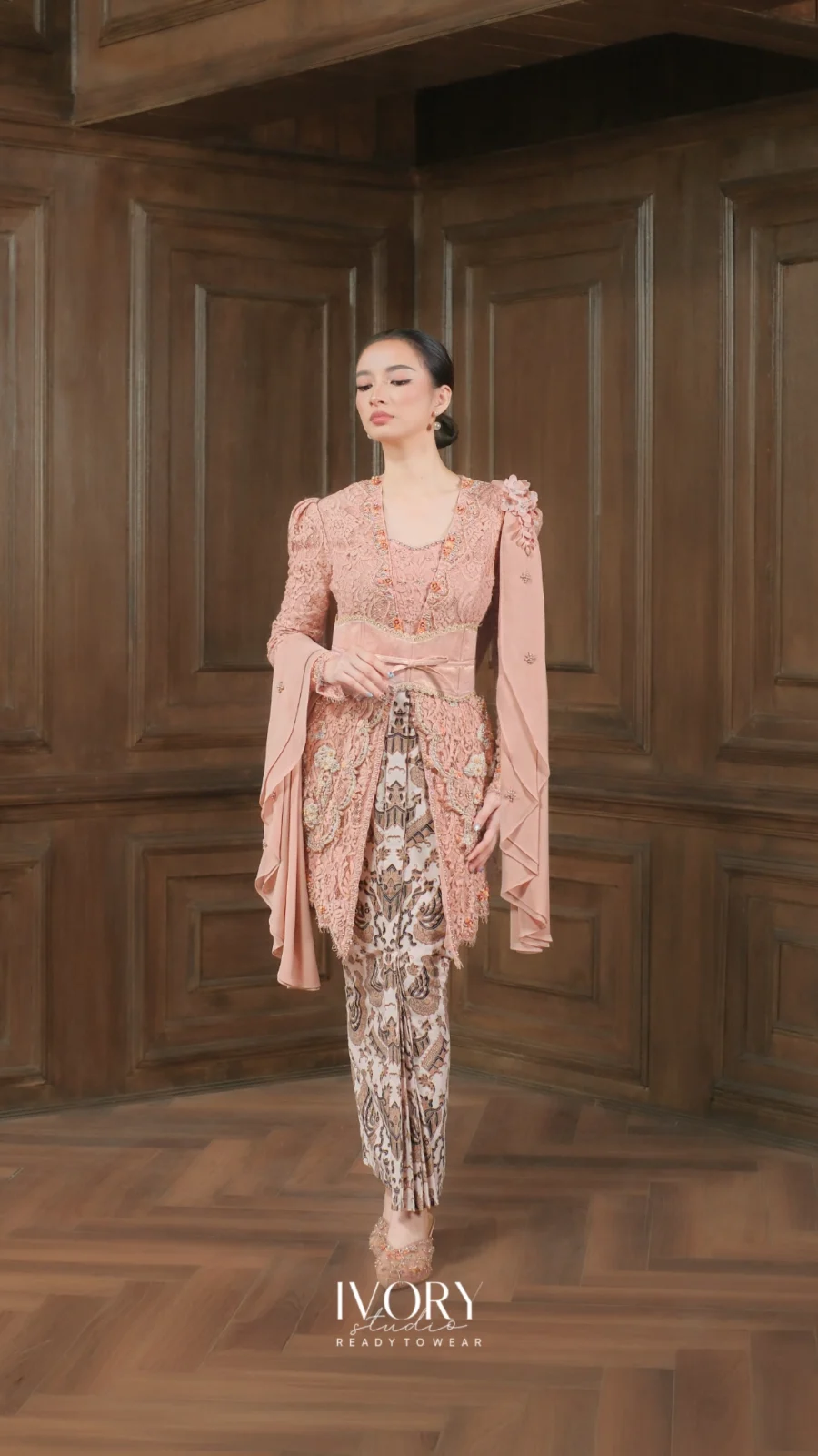 Make Classic Great Again | Penida Corsetta Kutubaru Kebaya in Rosegold