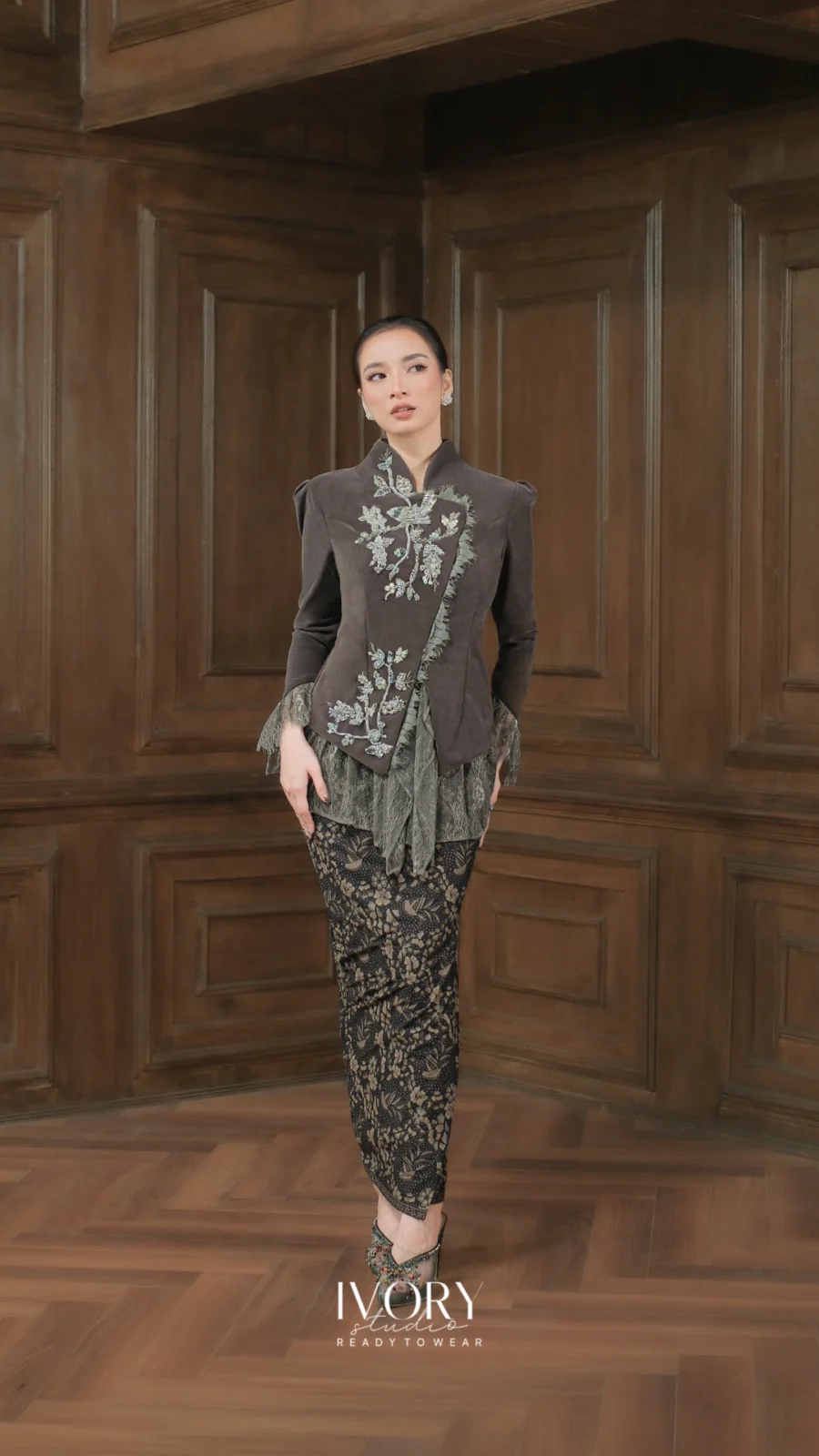 Make Classic Great Again | Pesagi Feather Timber Janggan Kebaya in Ash Grey