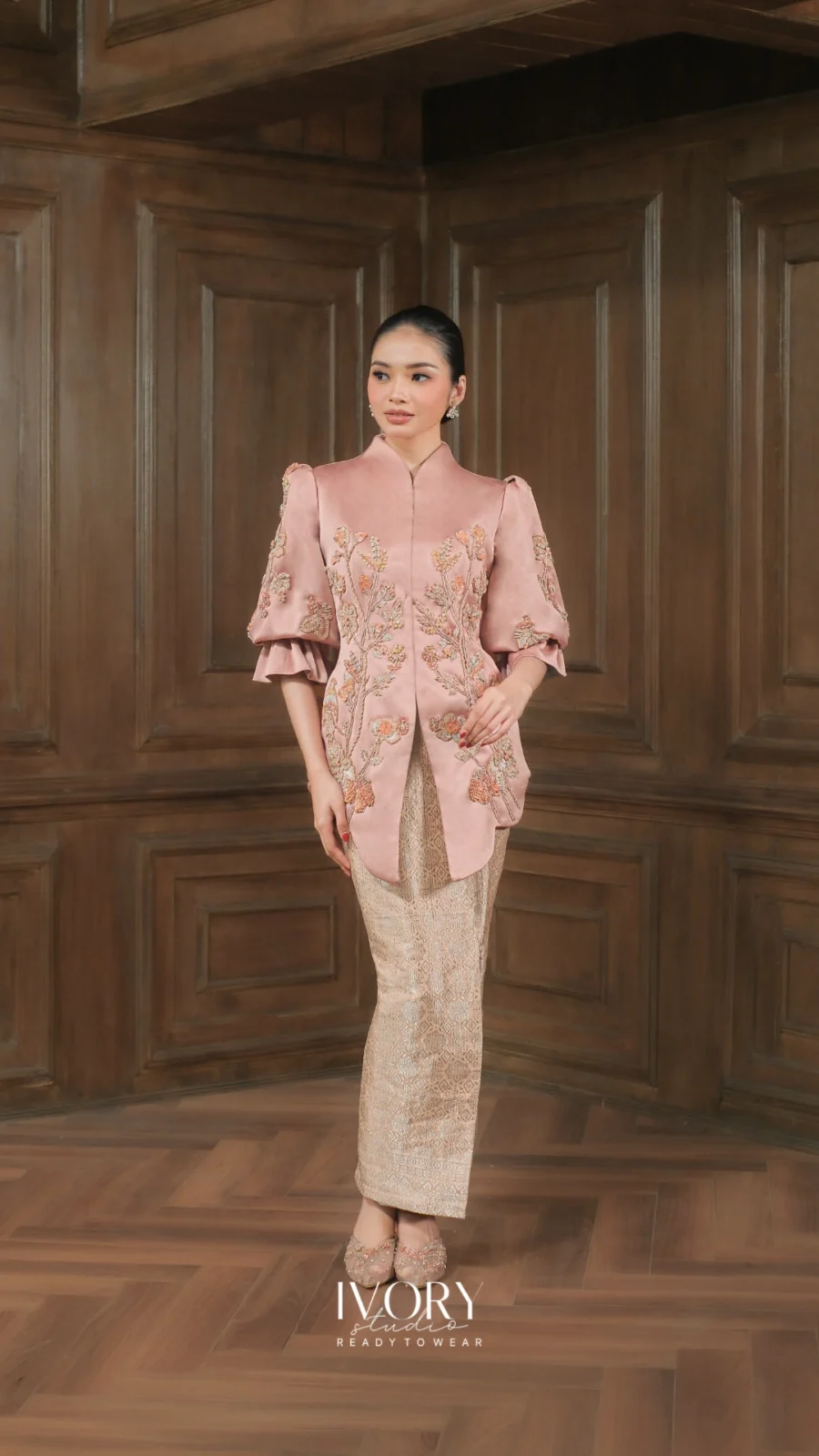 Make Classic Great Again | Sawarna Tendertwine Kebaya in Rosegold