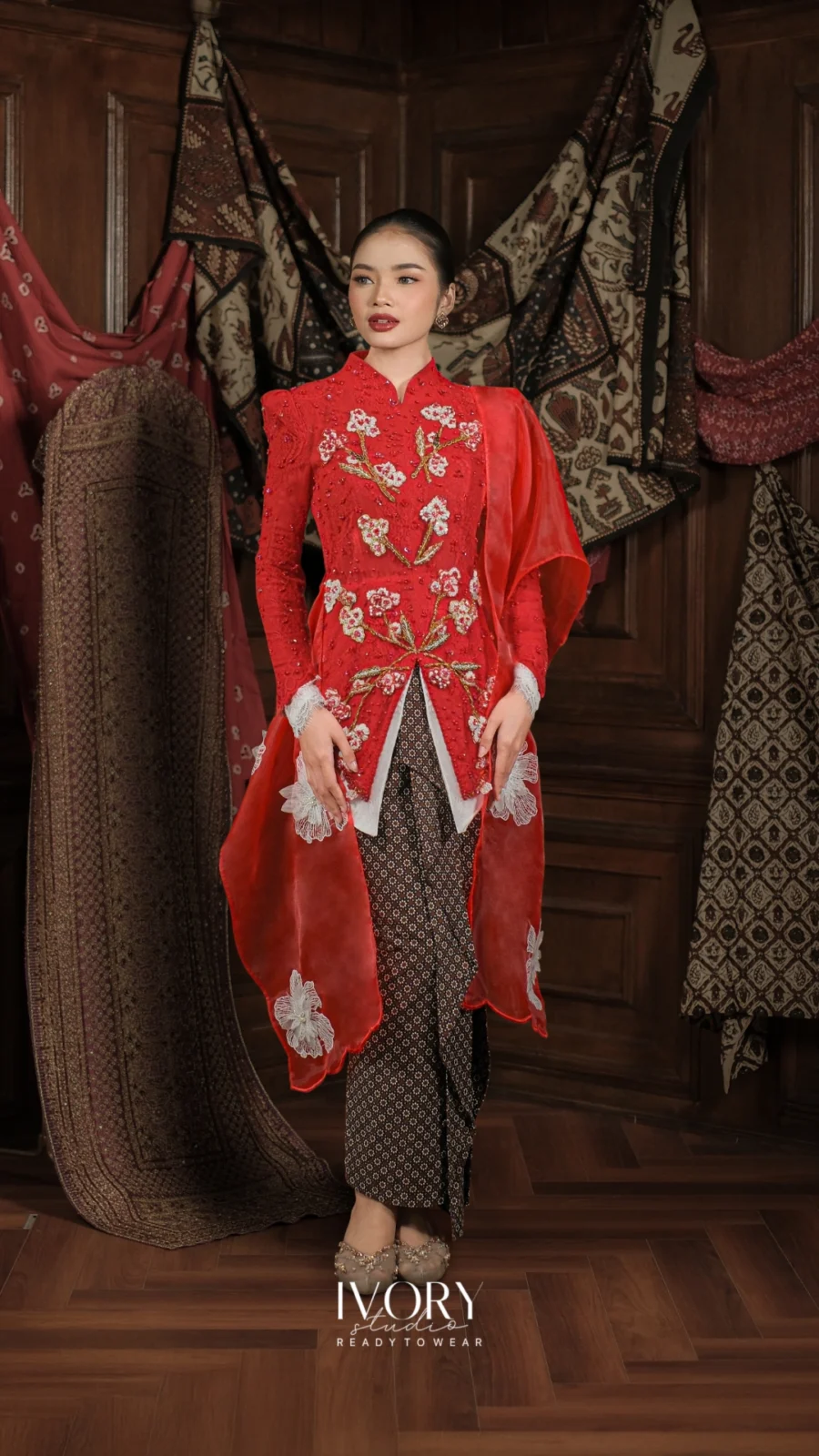 Vice Versa | Cotton Upon the Wind Kebaya in Pitulas (Cherry Red on White)