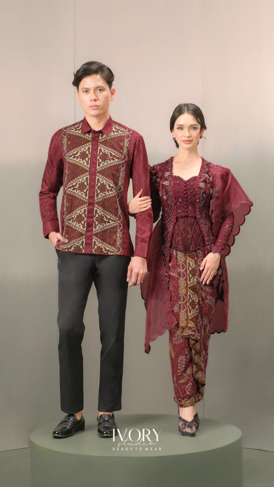 Anyaman Hikayat | Kisah Bawang Merah & Bawang Putih Kebaya in Burgundy Couple Look