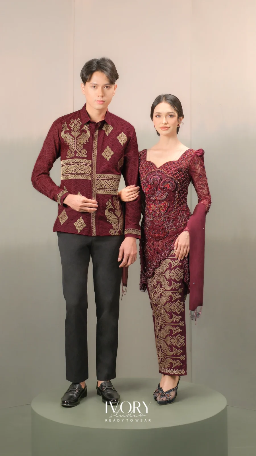 Anyaman Hikayat | Kisah Calon Arang Kebaya in Burgundy Couple Look