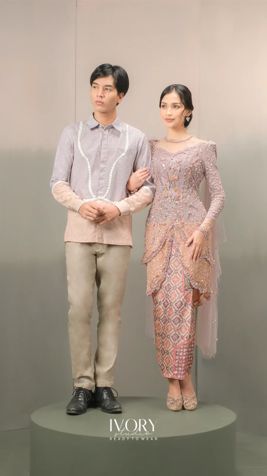 Anyaman Hikayat | Kisah Dua Putri & Raja Ular Kebaya in Lilac on Peach Couple Look