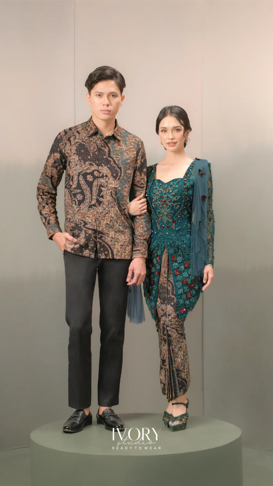 Anyaman Hikayat | Kisah Keong Mas in Tosca Couple Look