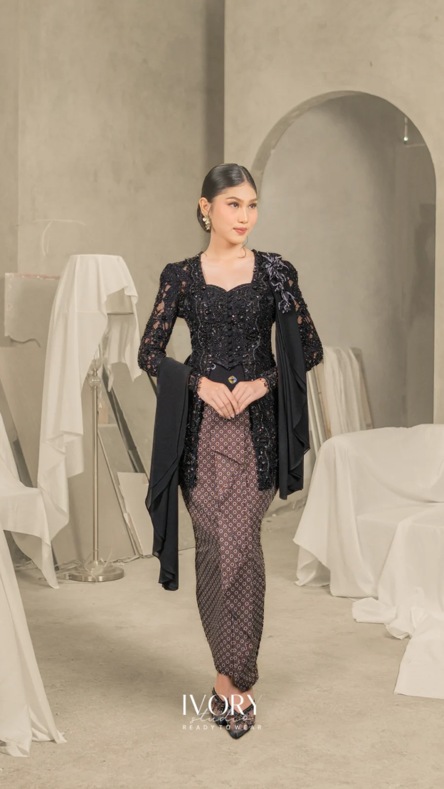 Bahtera | Serimpi Black Kutubaru Kebaya
