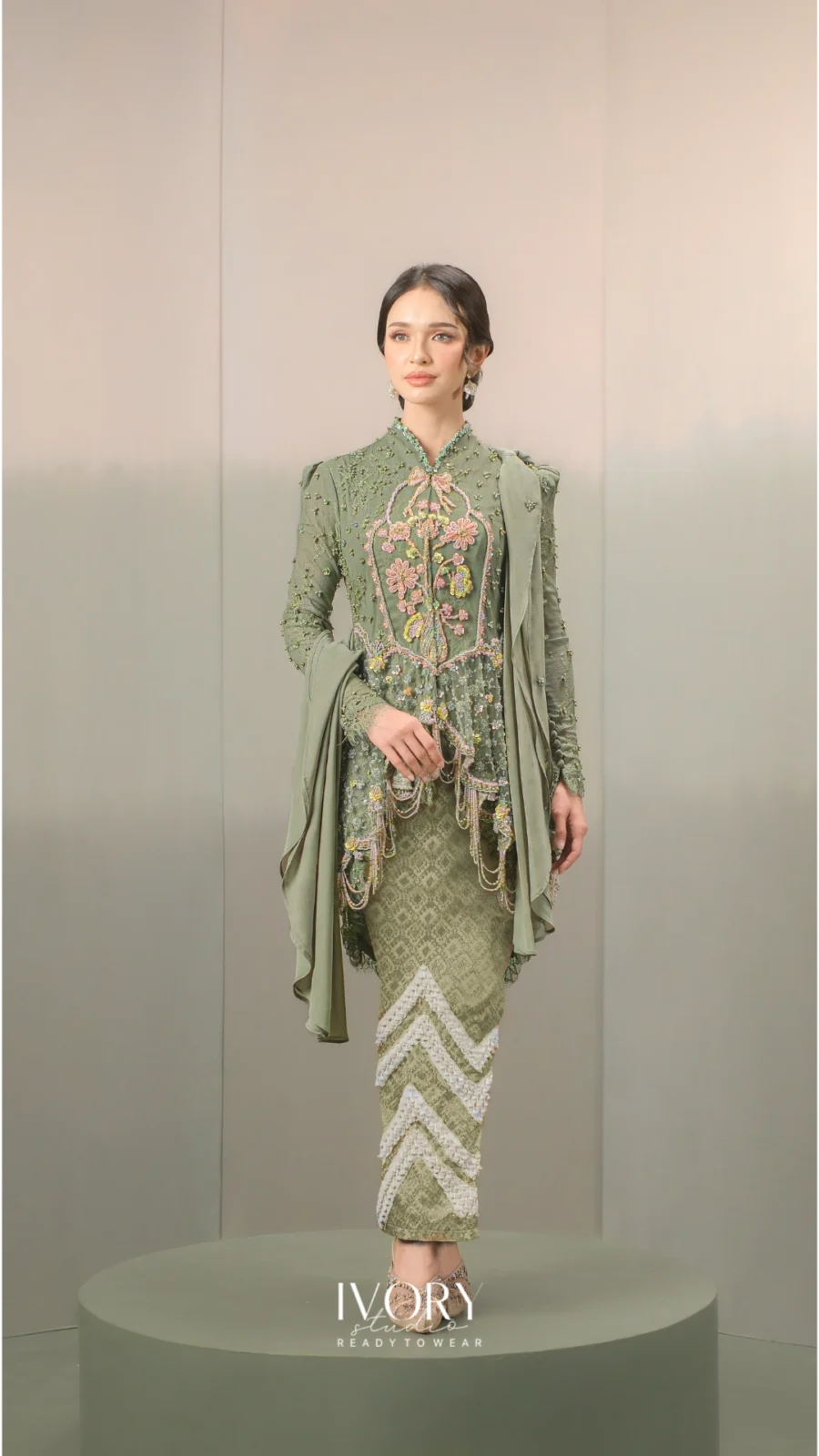 Anyaman Hikayat | Kisah Batu Menangis Kebaya in Olive