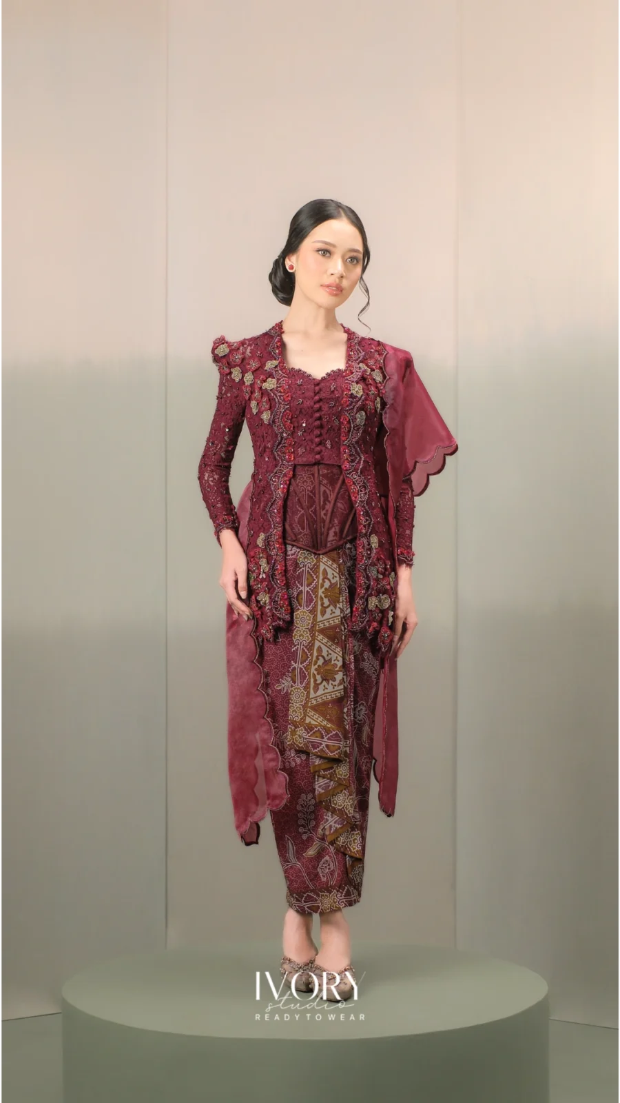 Anyaman Hikayat | Kisah Bawang Merah & Bawang Putih Kebaya in Burgundy