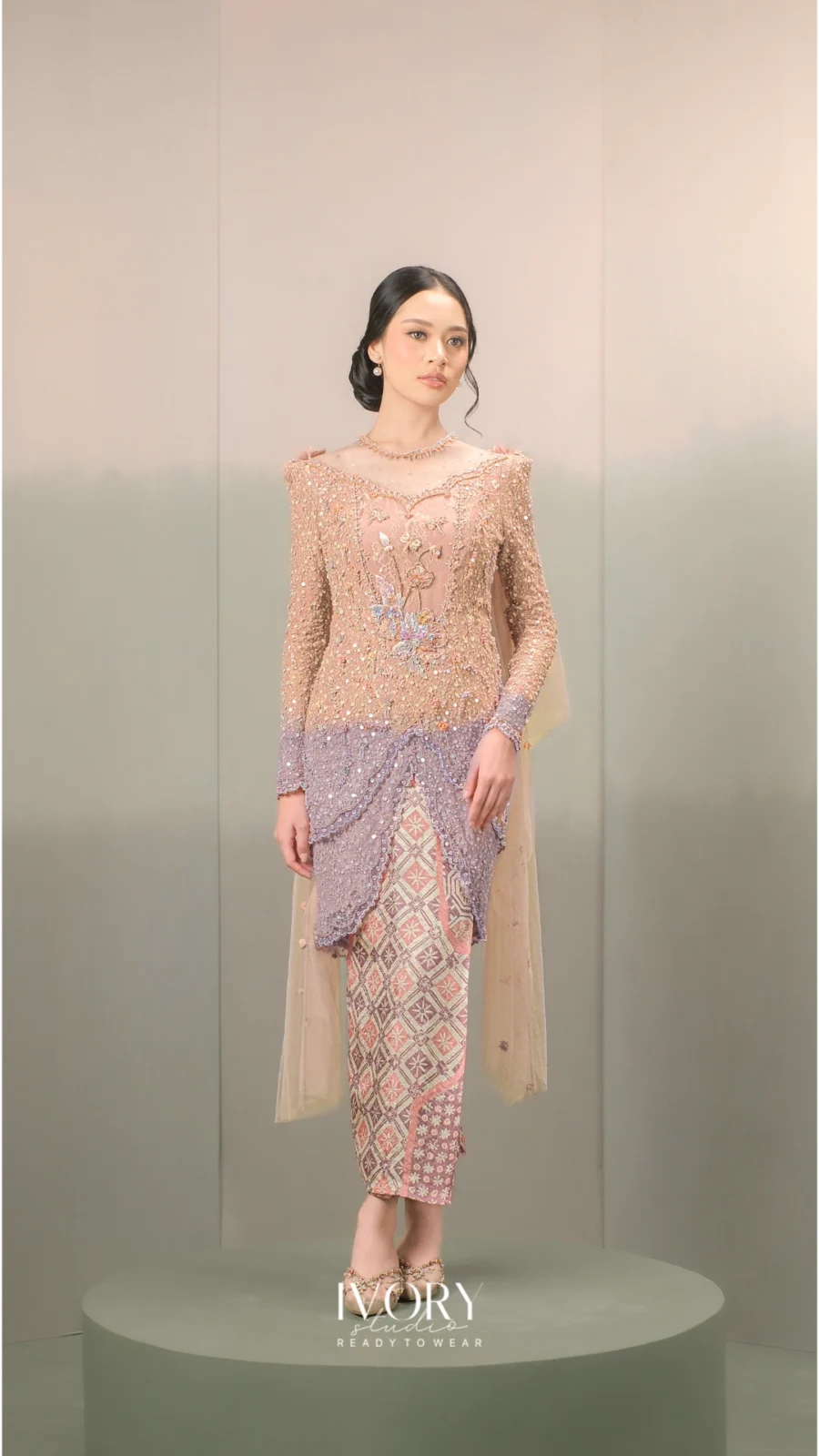 Anyaman Hikayat | Kisah Dua Putri & Raja Ular Kebaya in Peach on Lilac