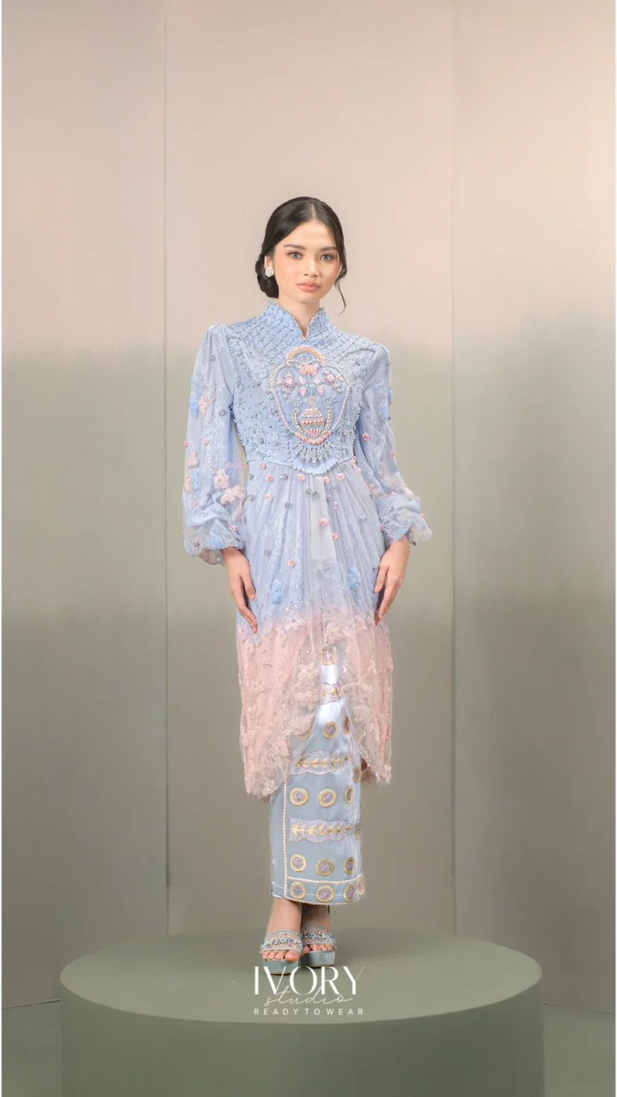 Anyaman Hikayat | Kisah Samba Paria Kebaya in Periwinkle on Powder Pink