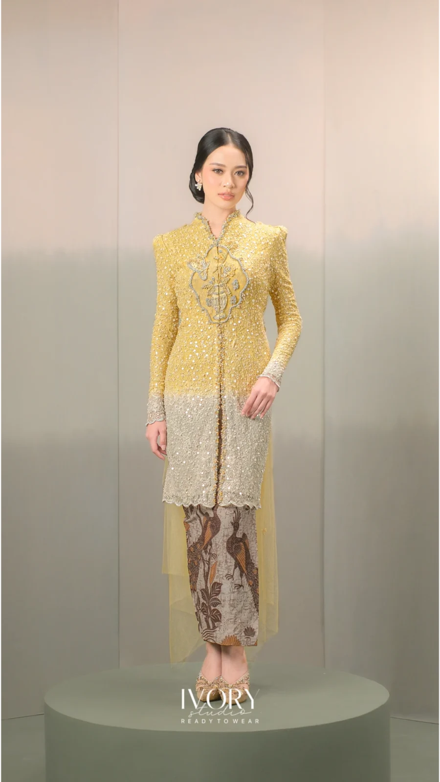 Anyaman Hikayat | Kisah Timun Mas Kebaya in Irish Yellow on Ice Grey
