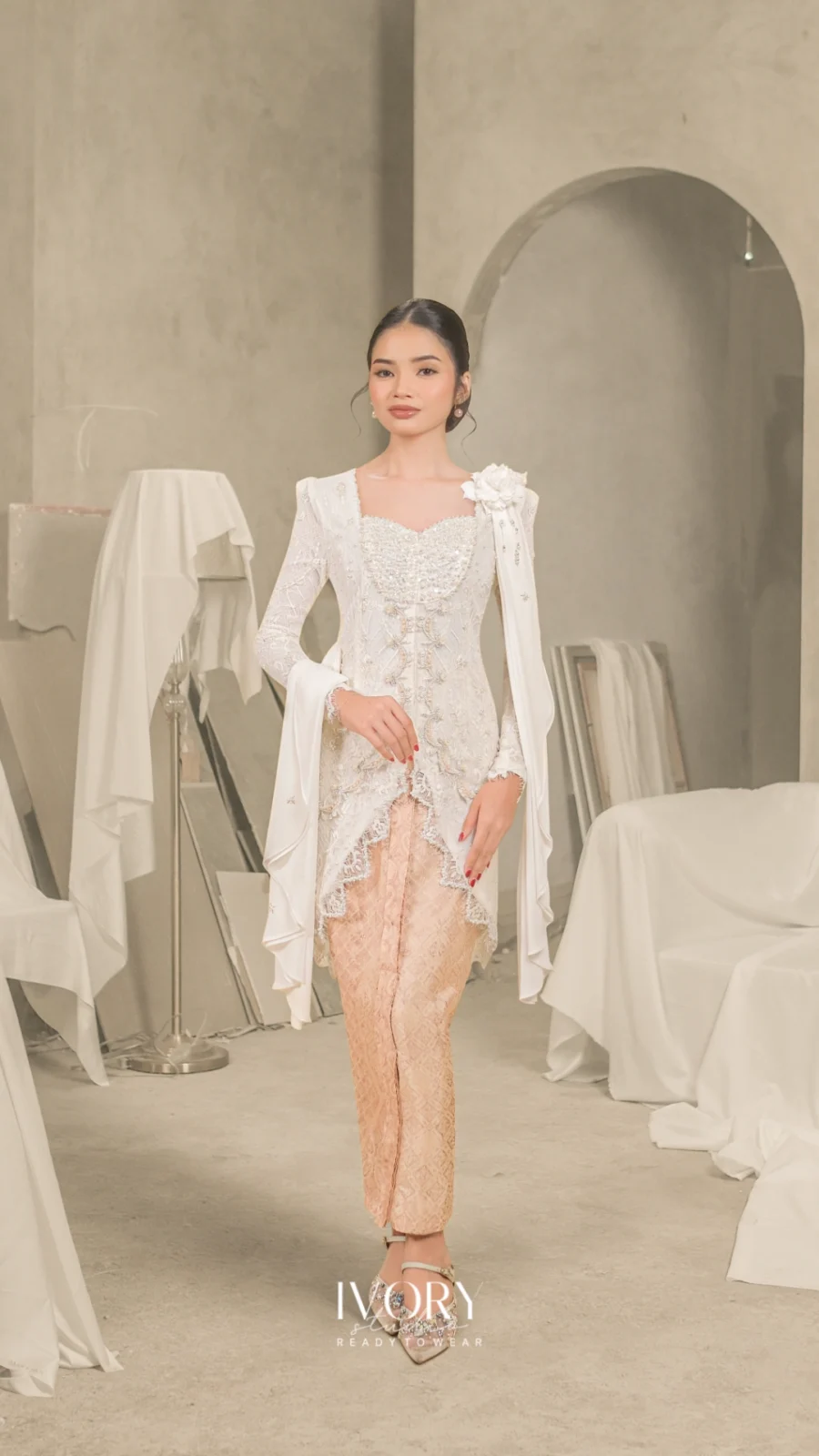 Sweetheart Dainty Sequin Kebaya in White