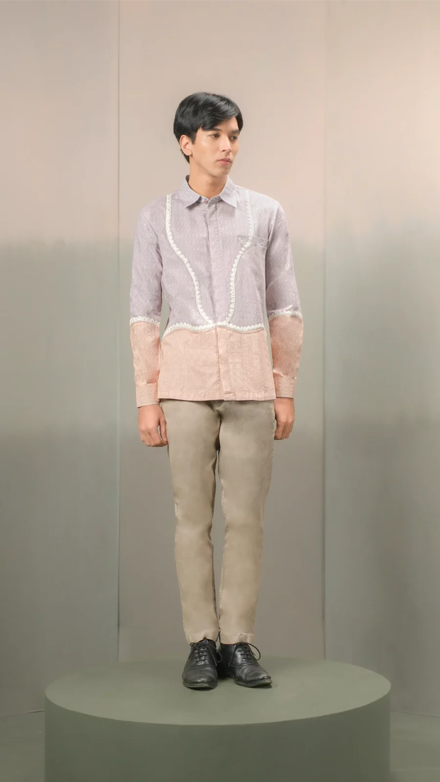 Anyaman Hikayat | Kisah Dua Putri & Raja Ular Shirt in Lilac on Peach