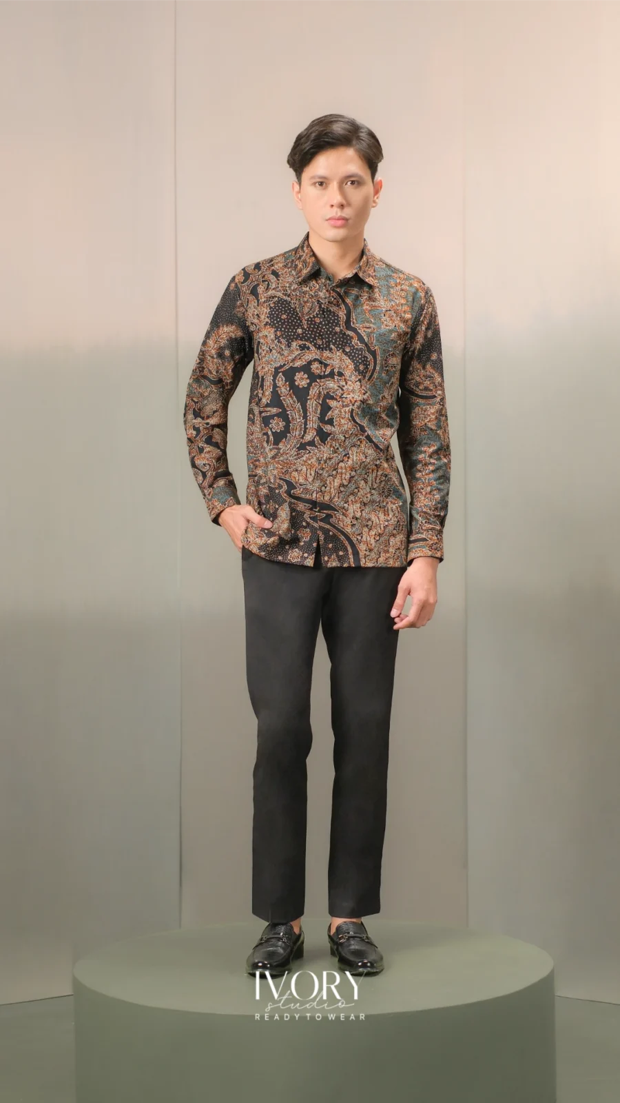 Anyaman Hikayat | Kisah Keong Mas Shirt in Tosca