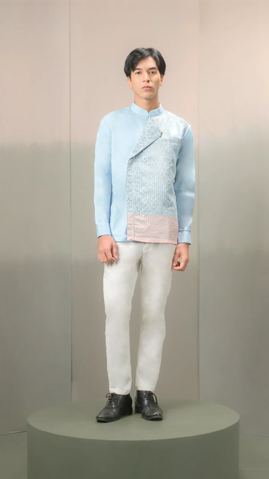 Anyaman Hikayat | Kisah Pesut Mahakam Shirt in Dust Blue on Dusty Pink