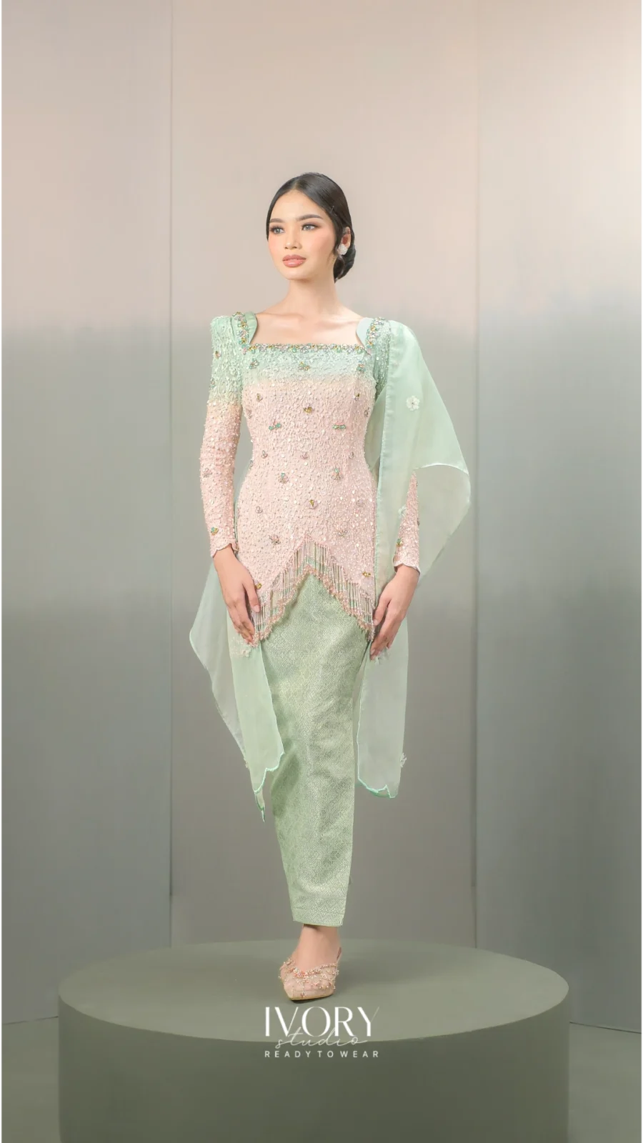 Anyaman Hikayat | Kisah Putri Kembang Dadar Kebaya in Mint on Powder Pink