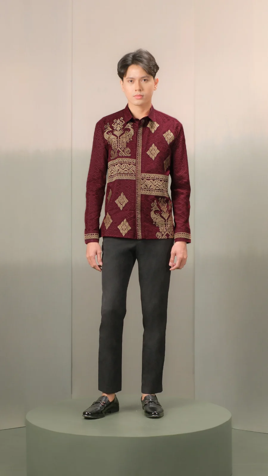 Anyaman Hikayat | Kisah Calon Arang Shirt in Burgundy